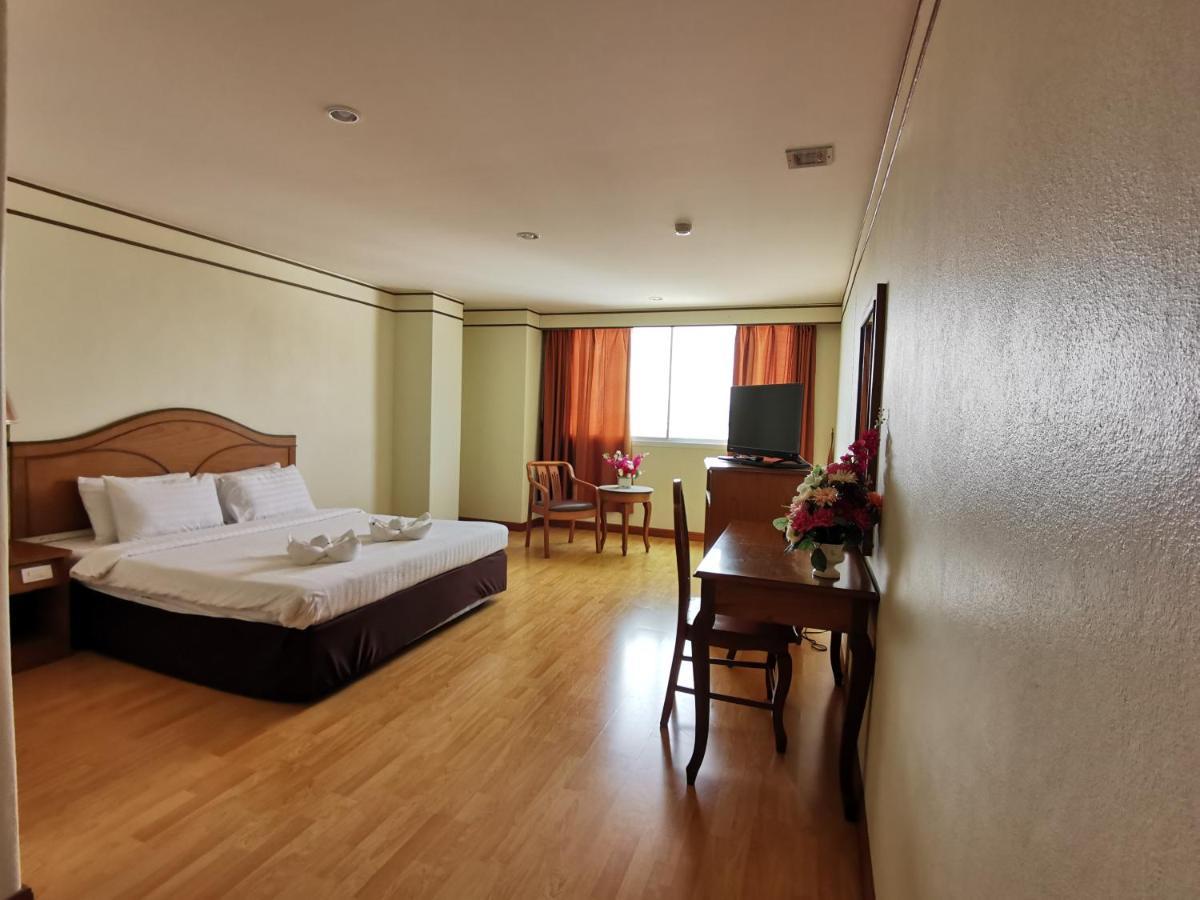 Morakot Twin Chumphon Hotel Kültér fotó