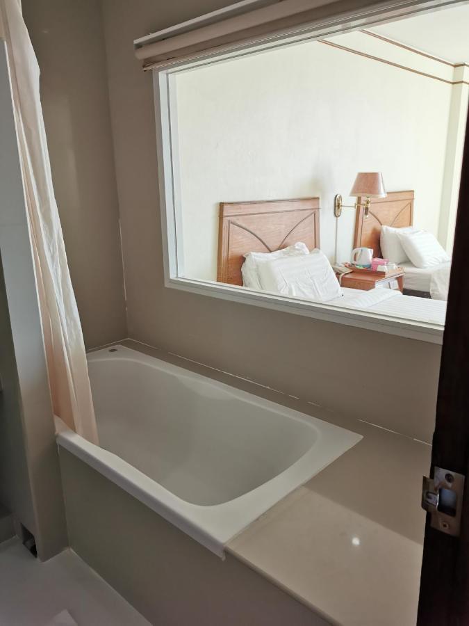 Morakot Twin Chumphon Hotel Kültér fotó