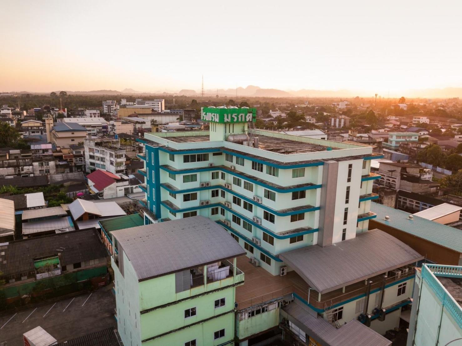 Morakot Twin Chumphon Hotel Kültér fotó