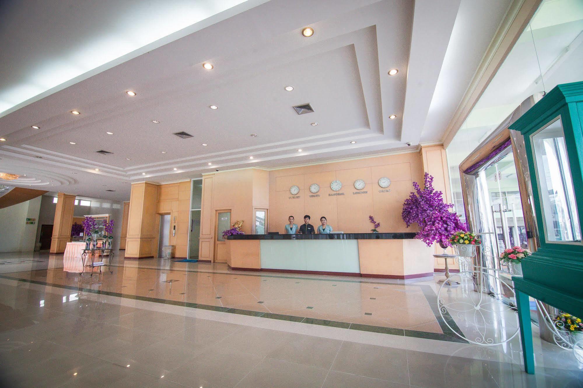 Morakot Twin Chumphon Hotel Kültér fotó