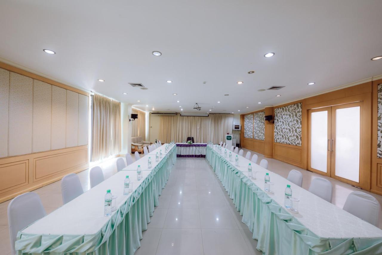 Morakot Twin Chumphon Hotel Kültér fotó